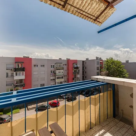 Апартаменты Cosy And Bright *