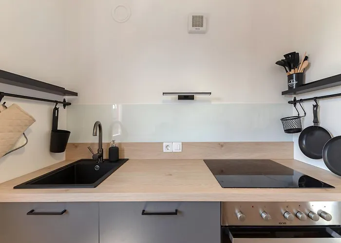 Апартаменты Cosy And Bright