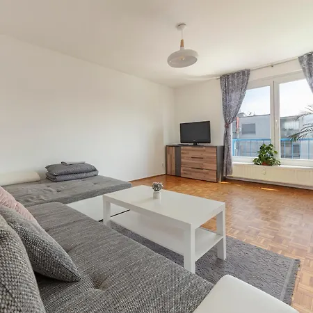 Cosy And Bright Apartment